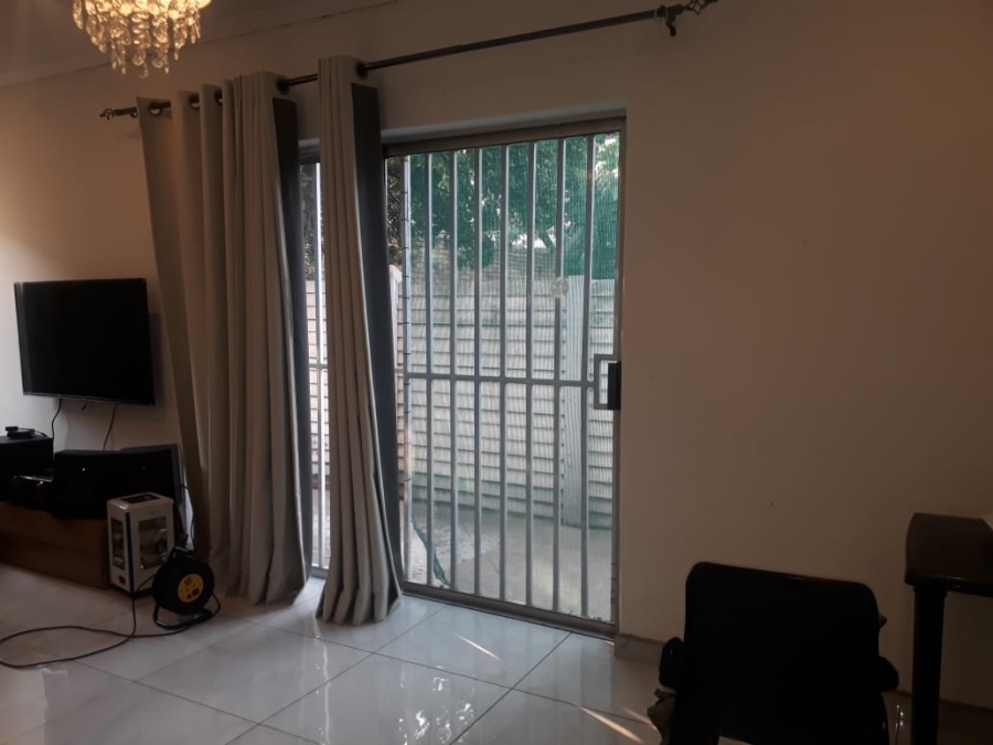 2 Bedroom Property for Sale in Rustenburg Central North West